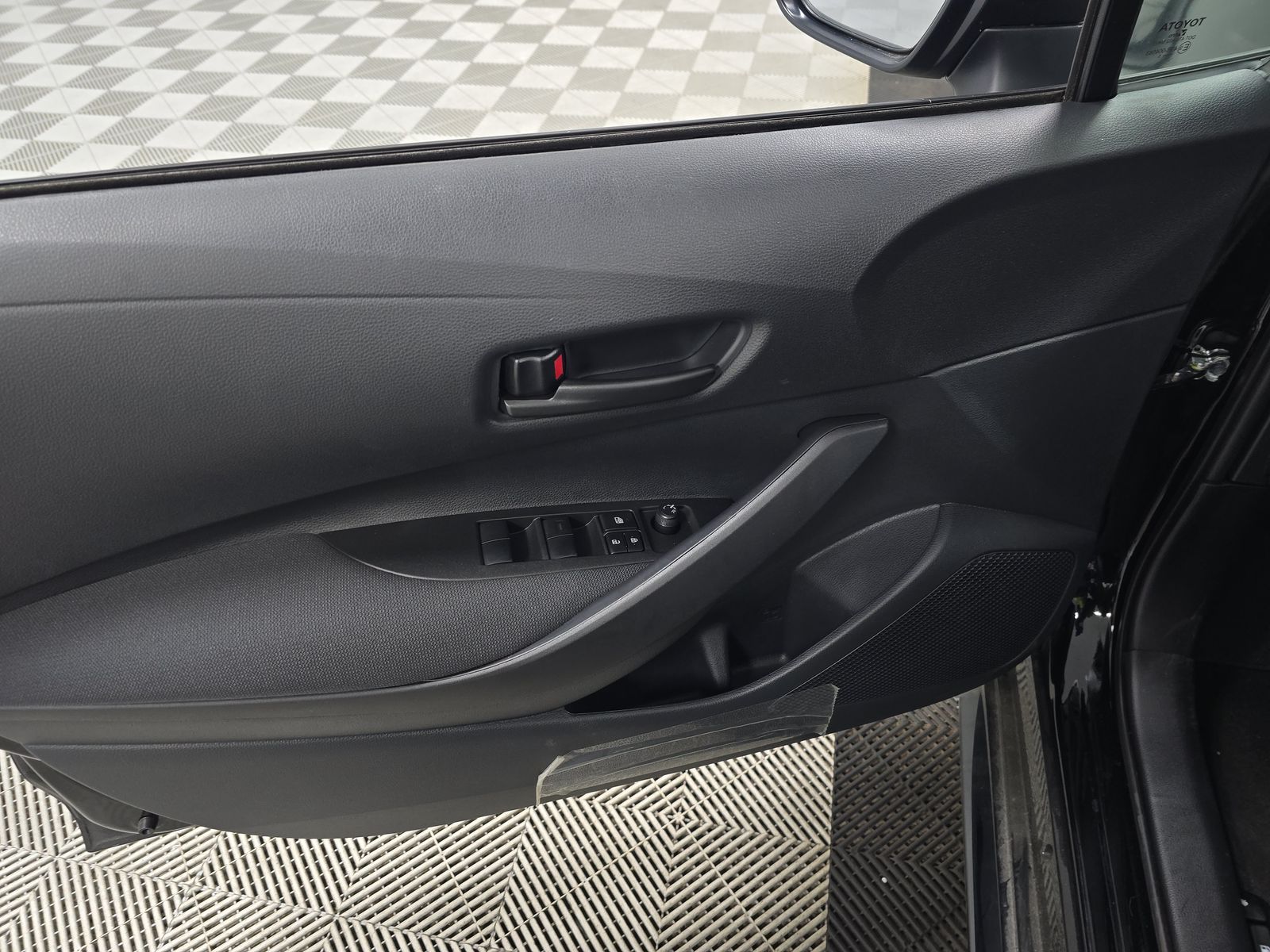 2025 Toyota Corolla LE FWD