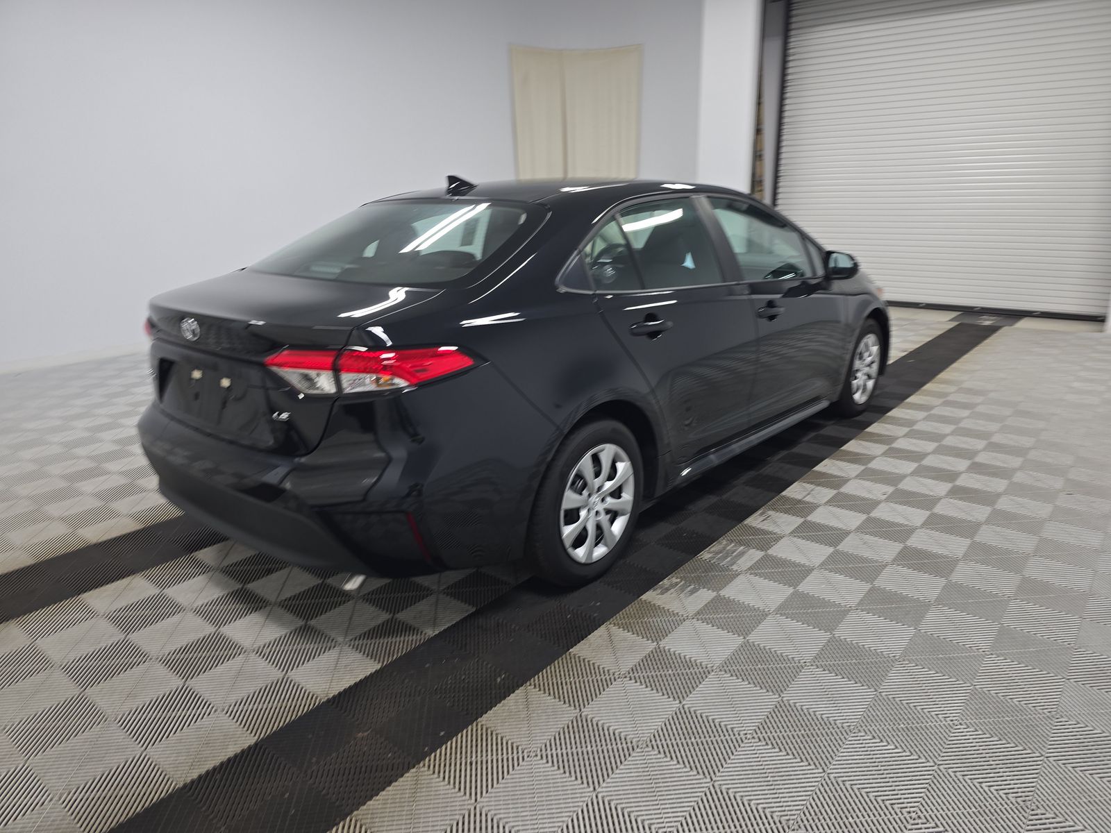 2025 Toyota Corolla LE FWD