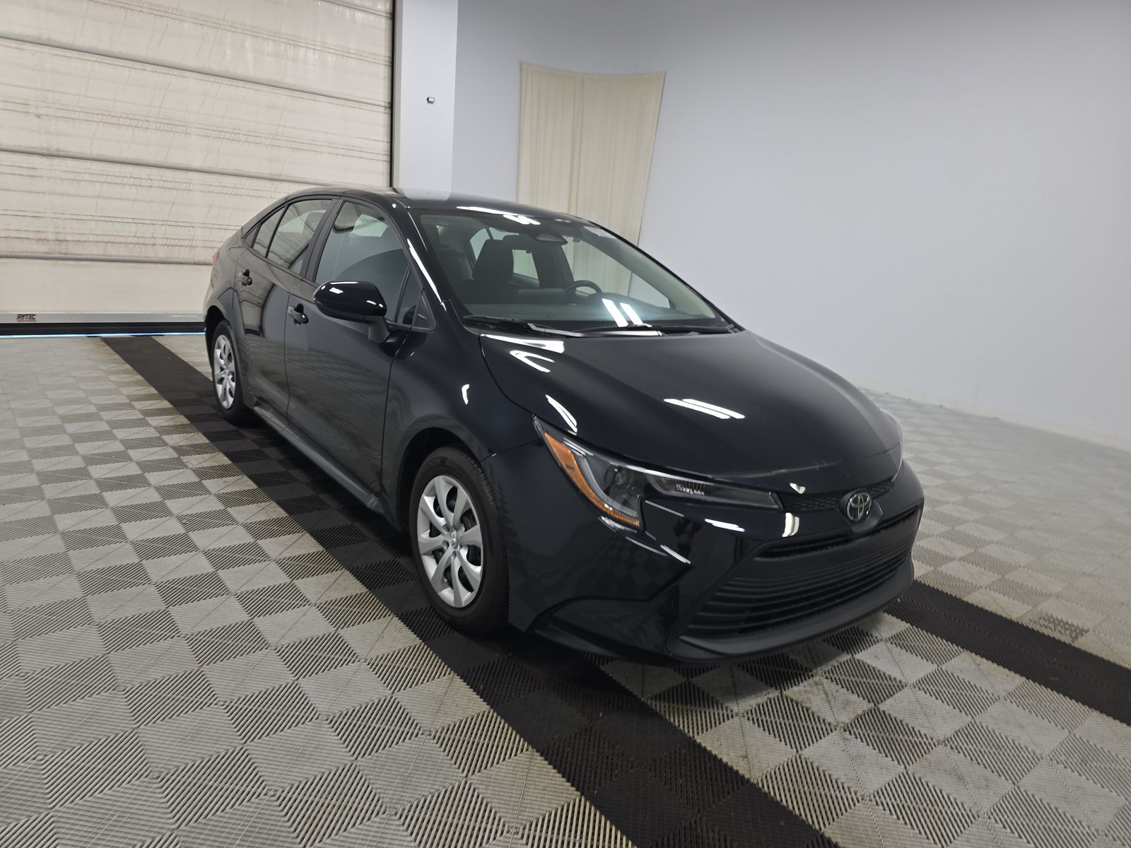 2025 Toyota Corolla LE FWD