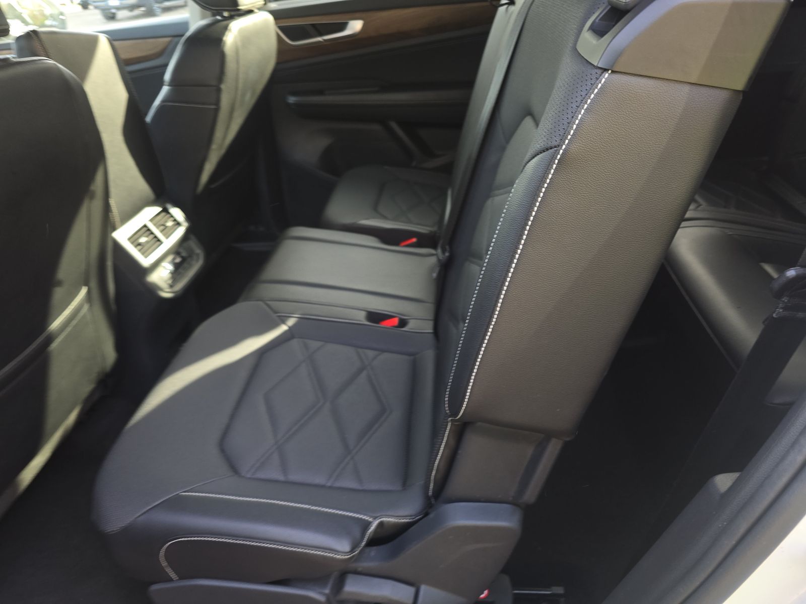 2024 Volkswagen Atlas 2.0T SE AWD