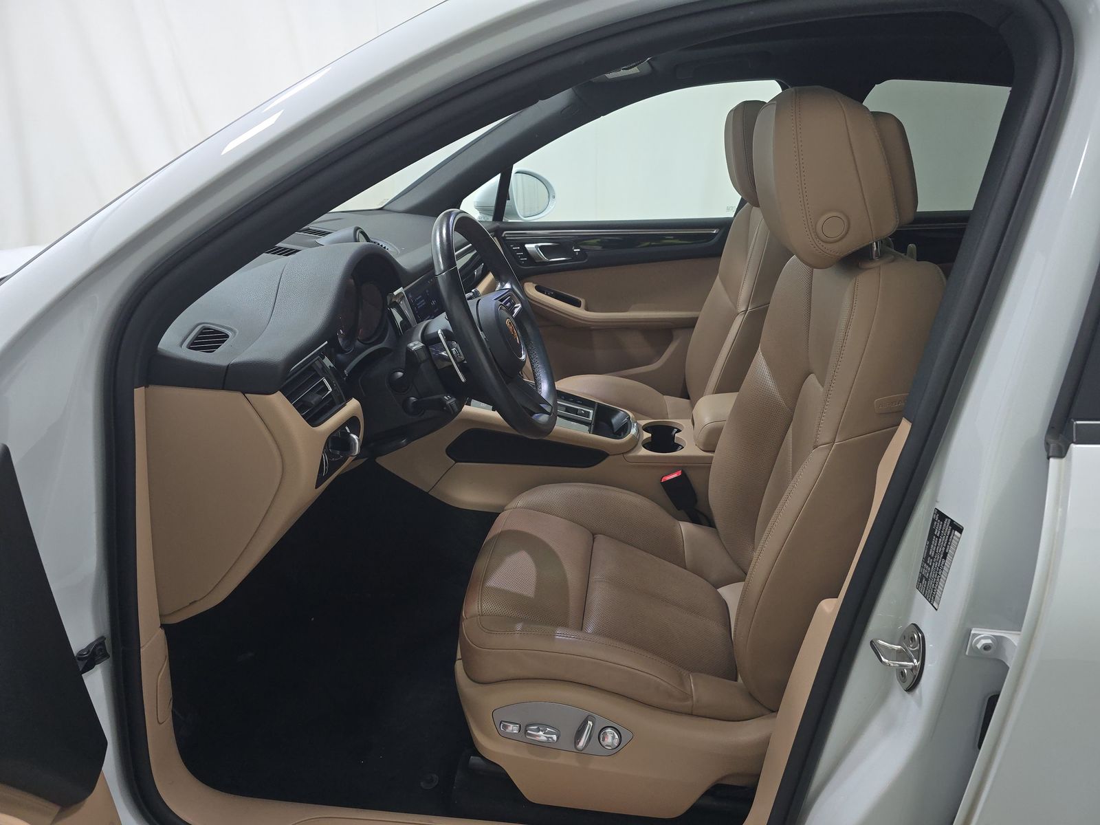 2023 Porsche Macan Base AWD