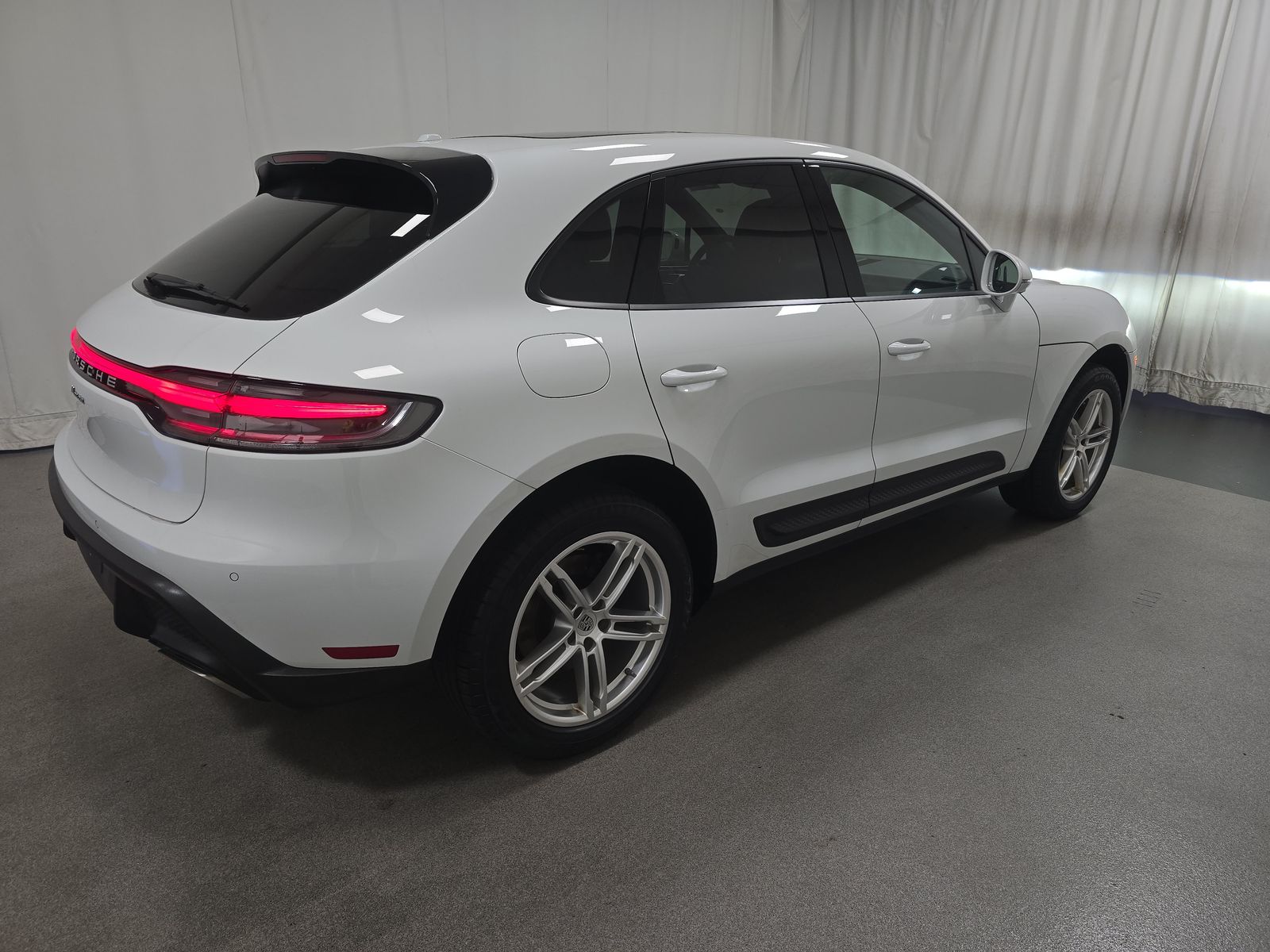 2023 Porsche Macan Base AWD