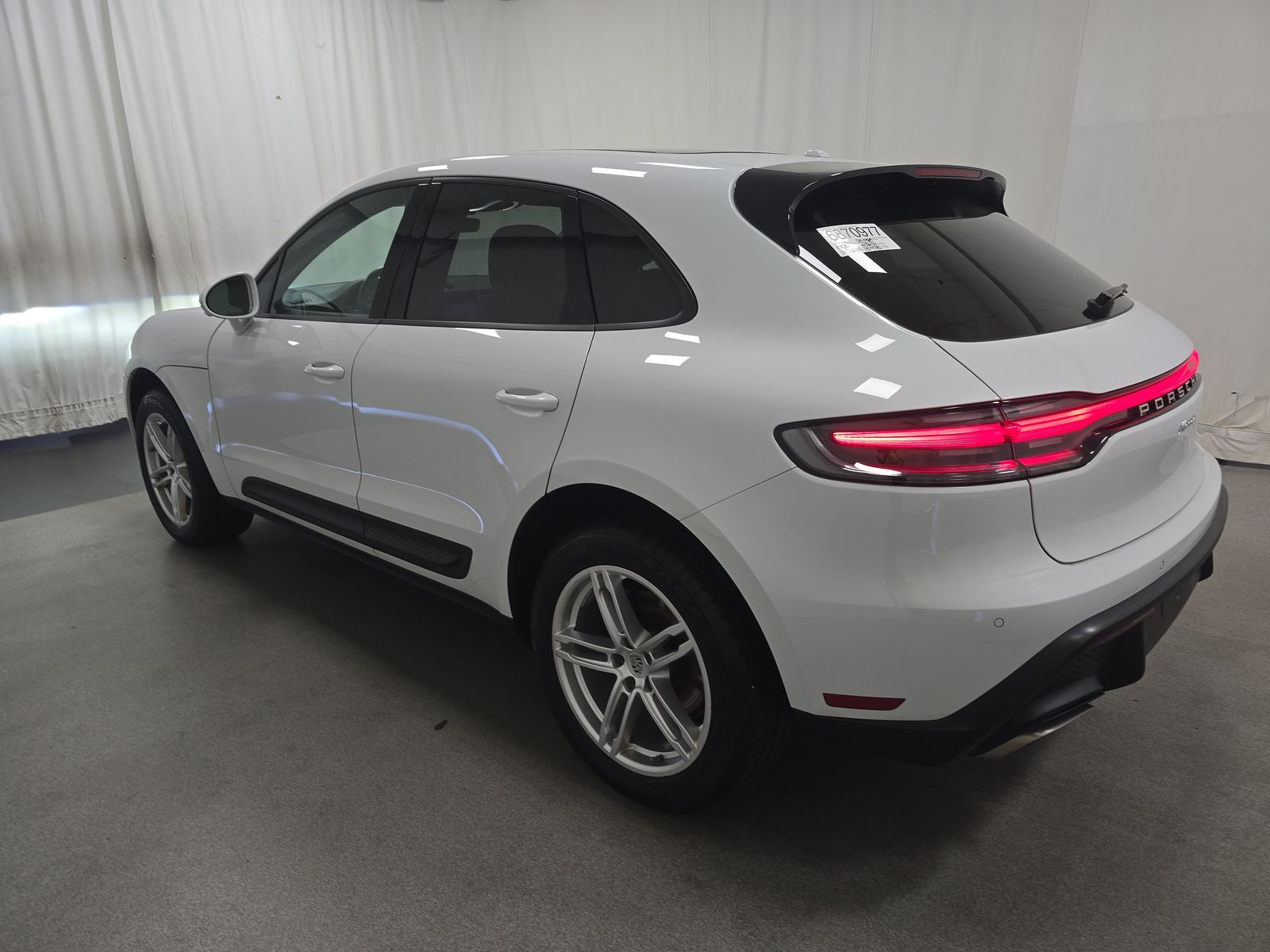 2023 Porsche Macan Base AWD