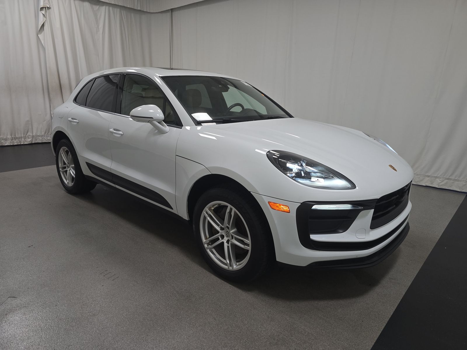 2023 Porsche Macan Base AWD