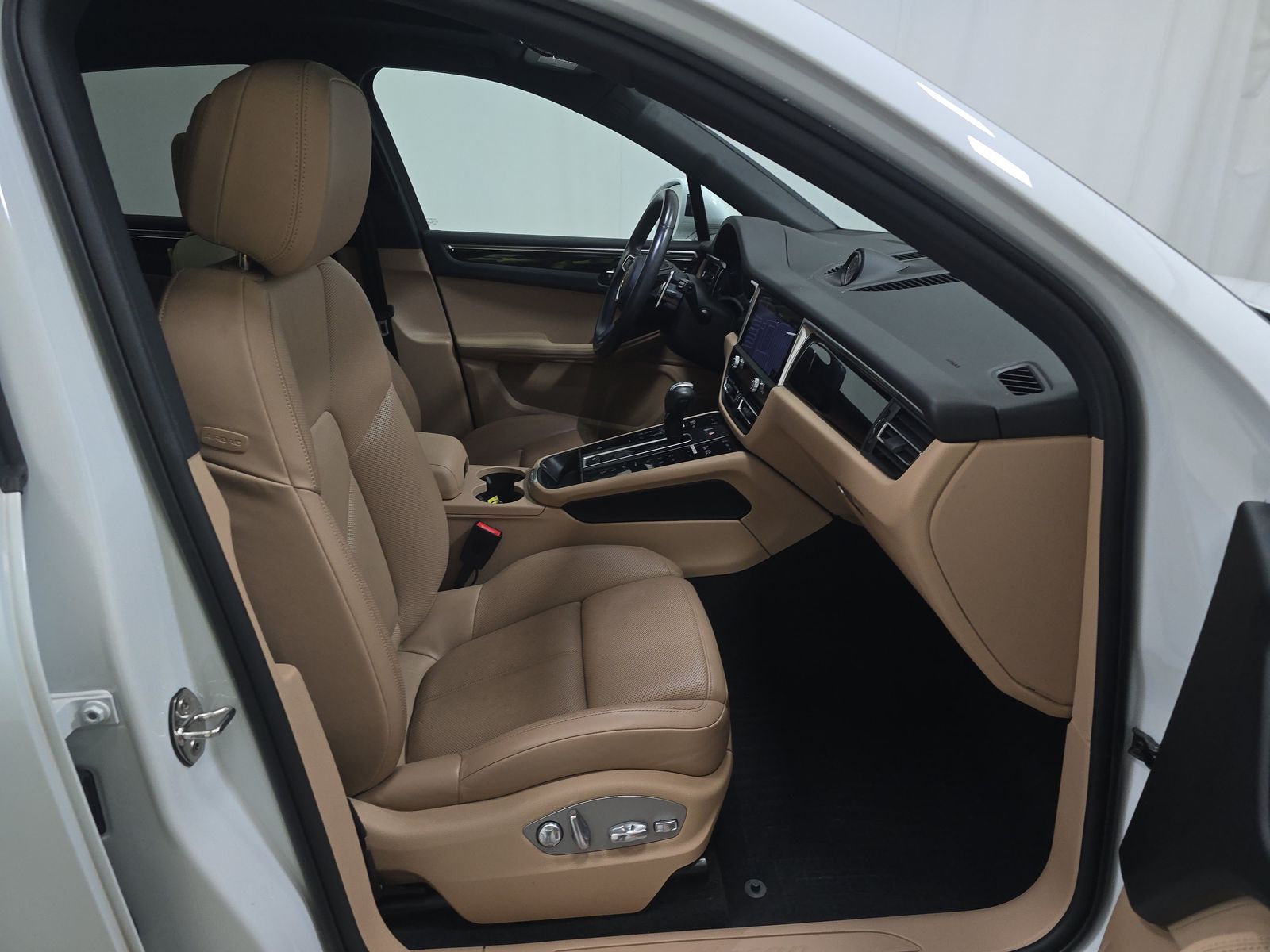 2023 Porsche Macan Base AWD