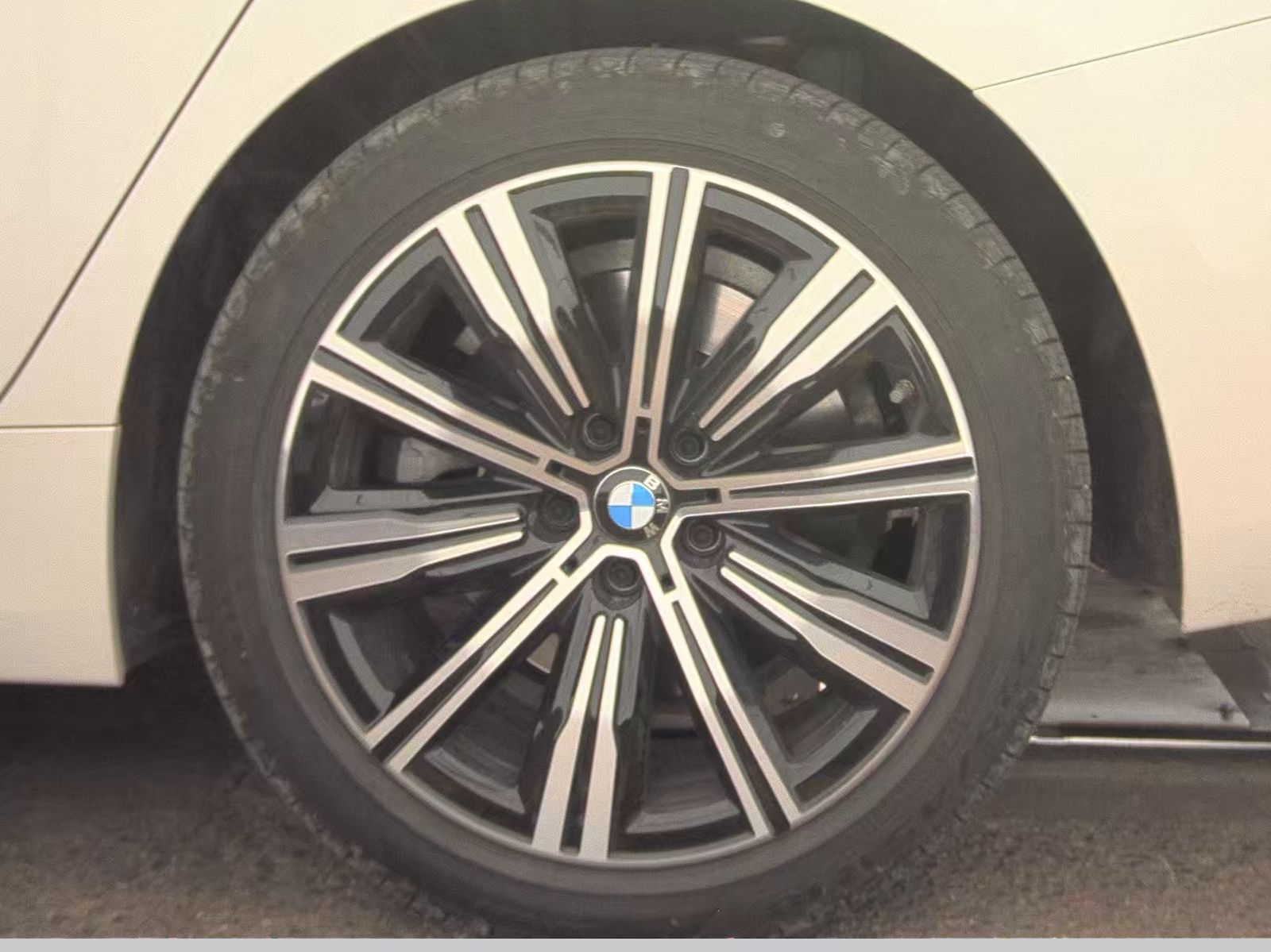 2025 BMW 3 Series 330i xDrive AWD