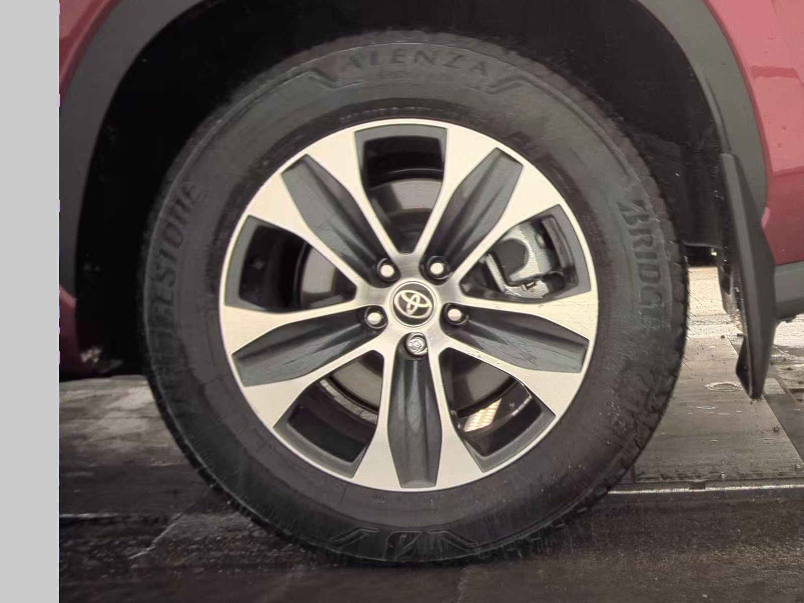 2025 Toyota Highlander XLE FWD