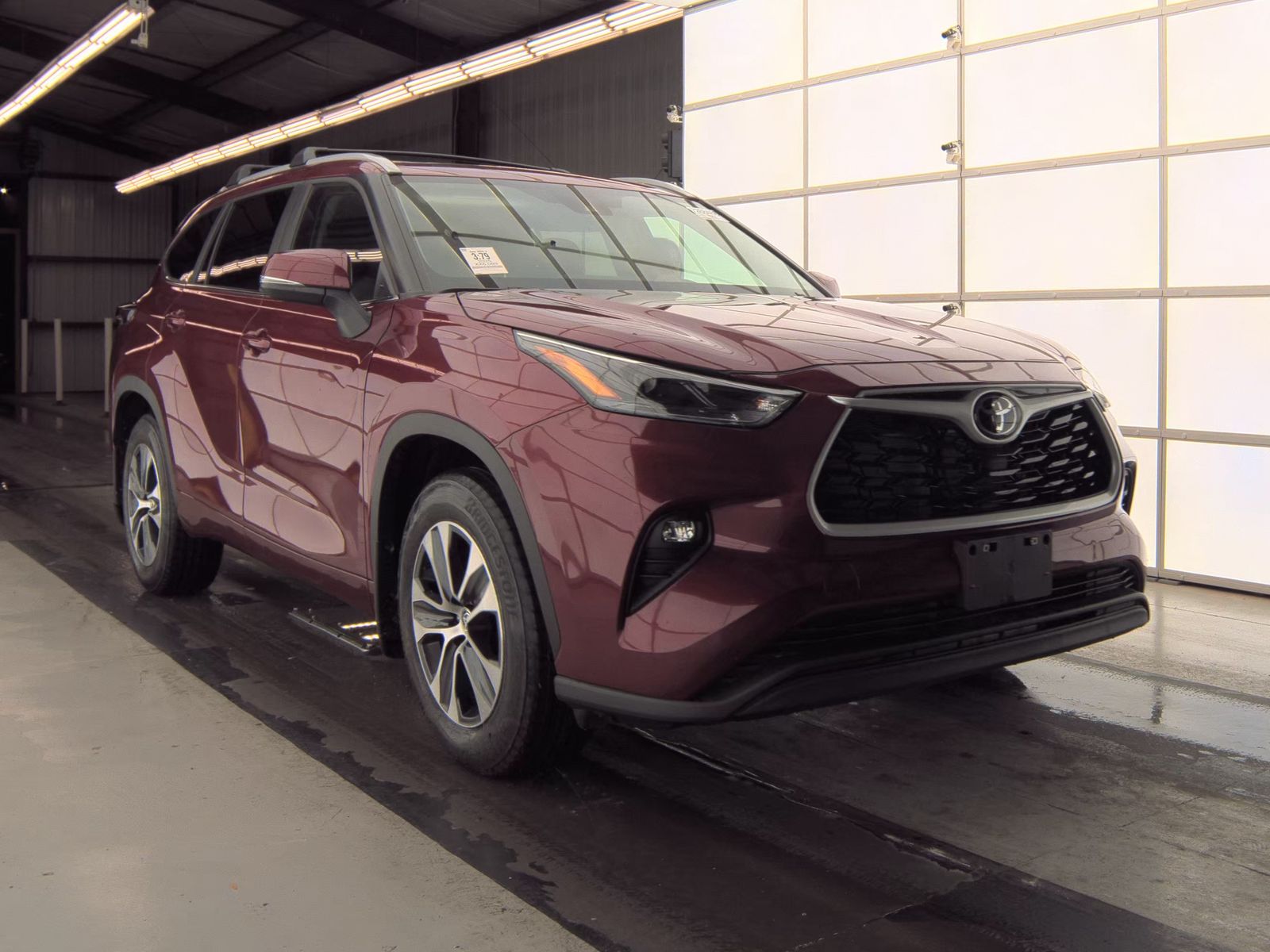 2025 Toyota Highlander XLE FWD