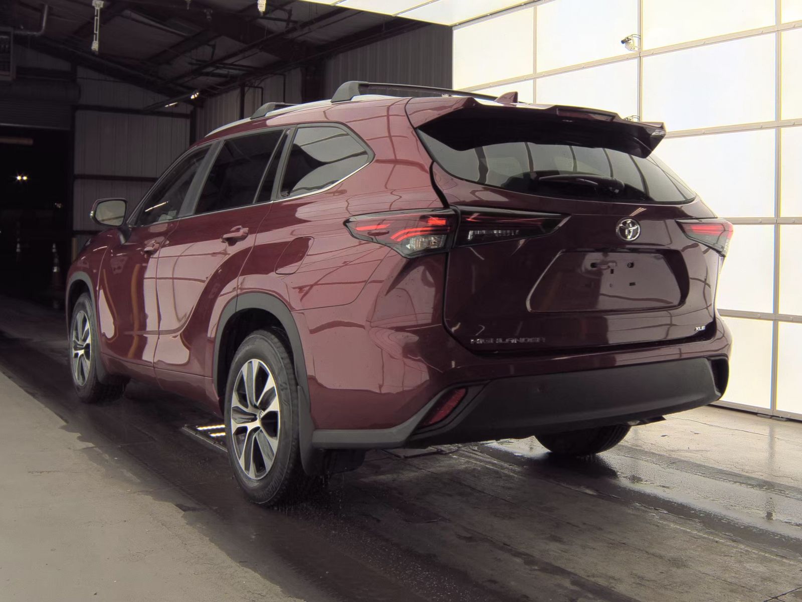 2025 Toyota Highlander XLE FWD