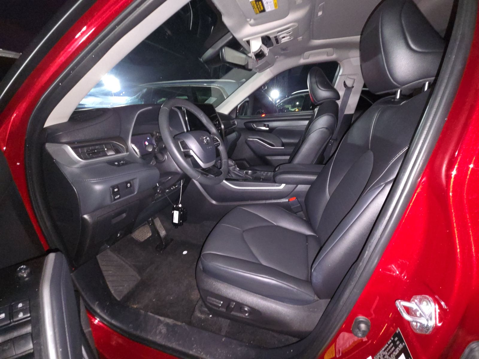 2025 Toyota Highlander XLE FWD