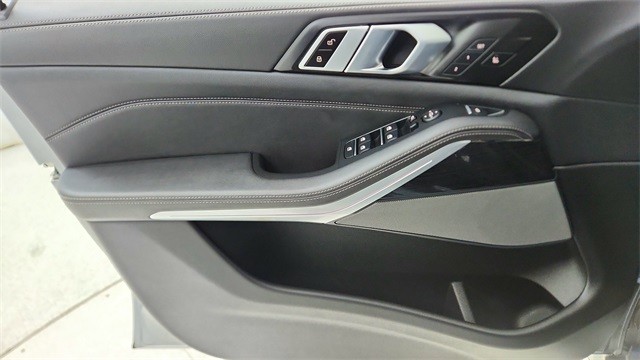 2025 BMW X5 xDrive40i AWD