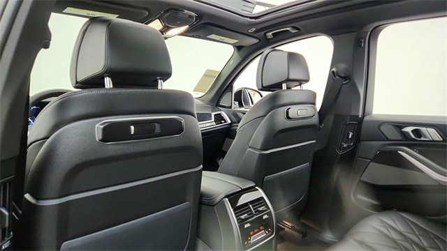 2025 BMW X5 xDrive40i AWD