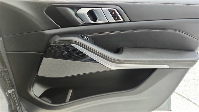 2025 BMW X5 xDrive40i AWD