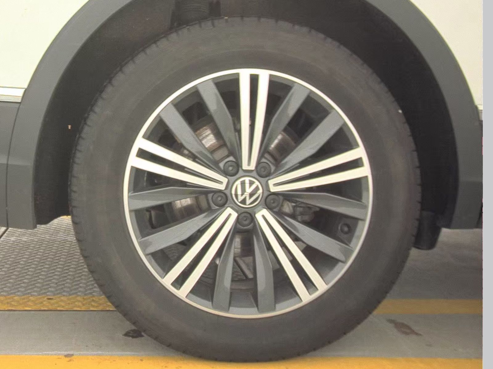 2024 Volkswagen Tiguan 2.0T Wolfsburg Edition FWD