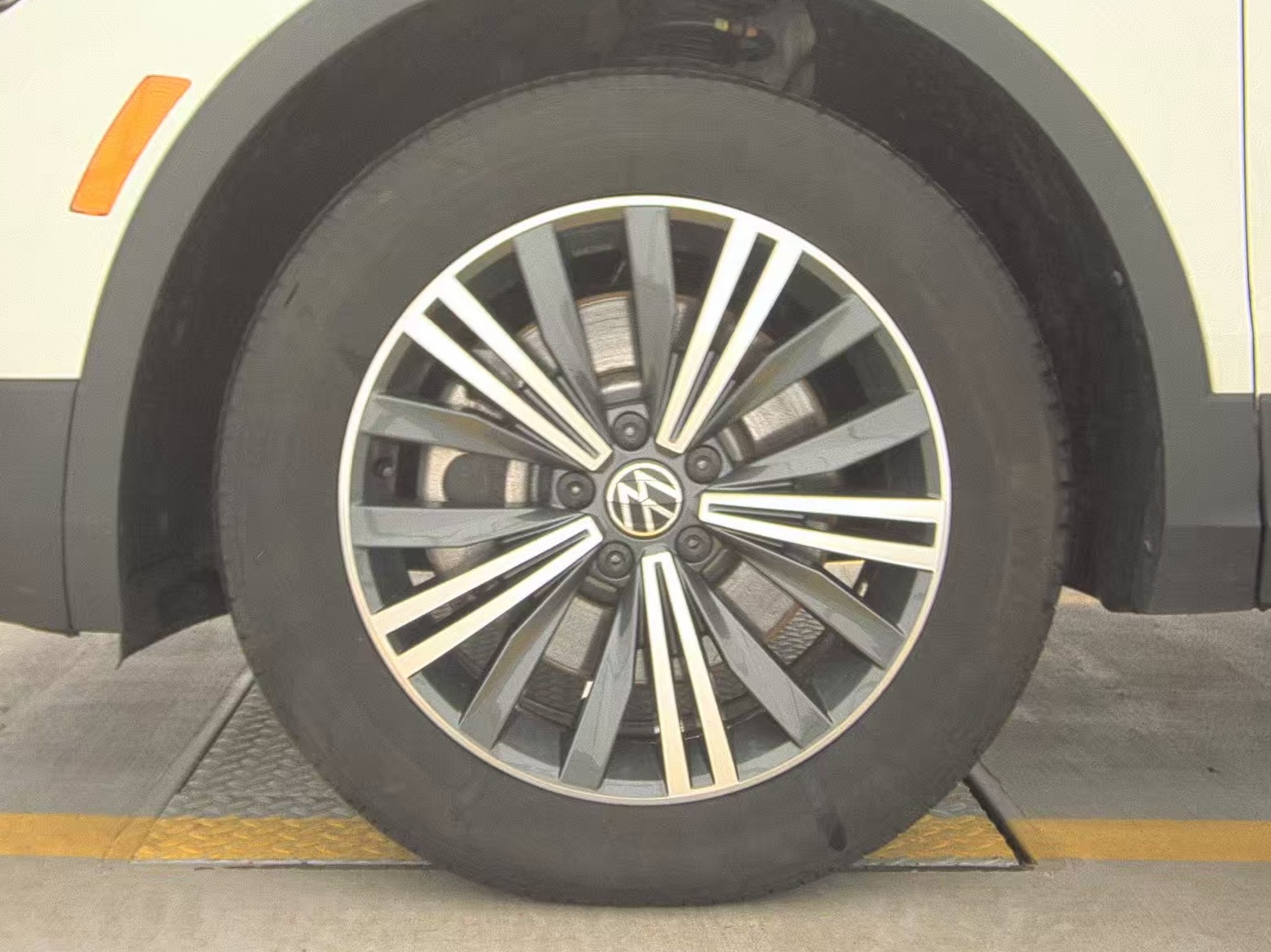 2024 Volkswagen Tiguan 2.0T Wolfsburg Edition FWD