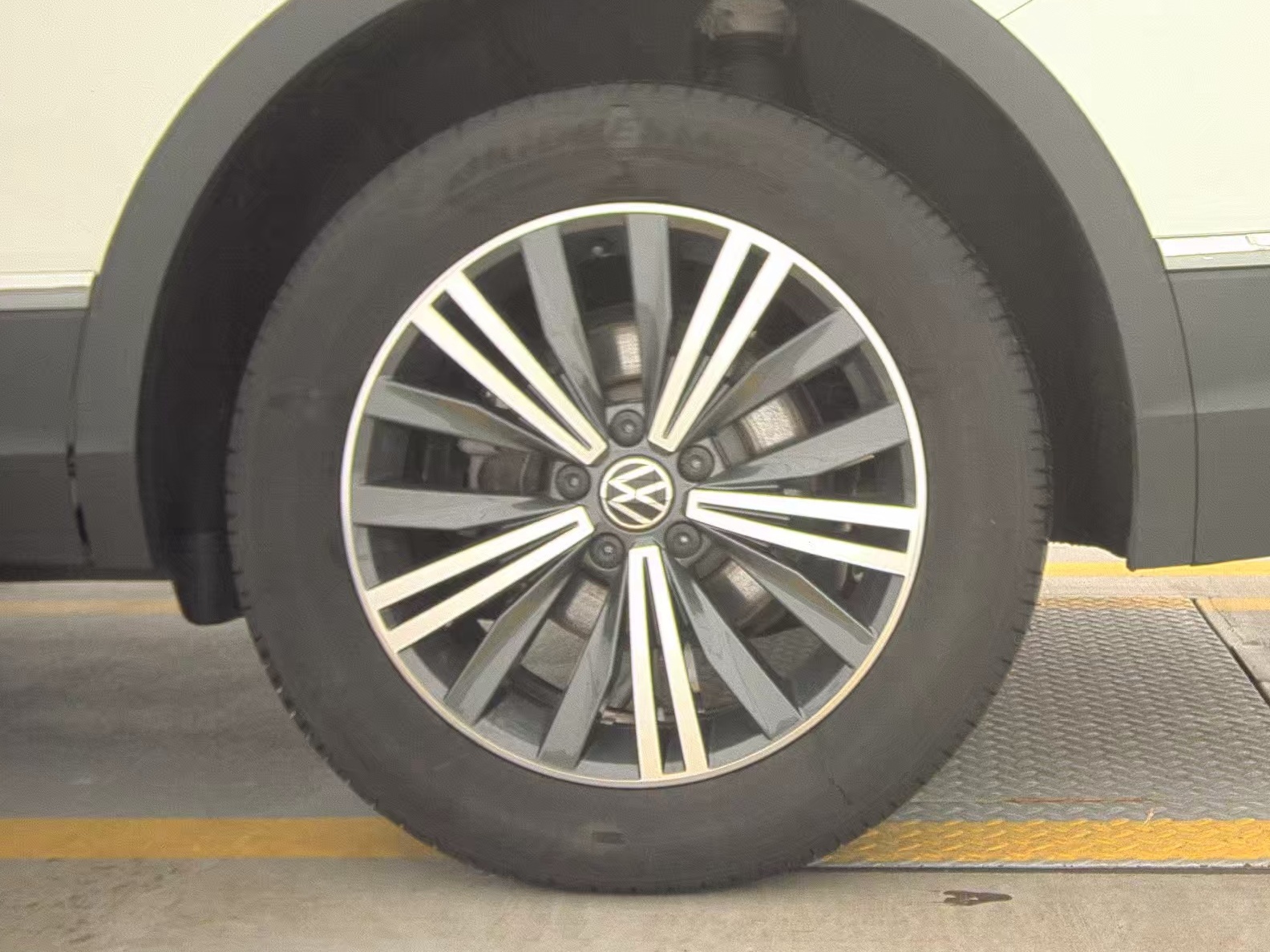 2024 Volkswagen Tiguan 2.0T Wolfsburg Edition FWD