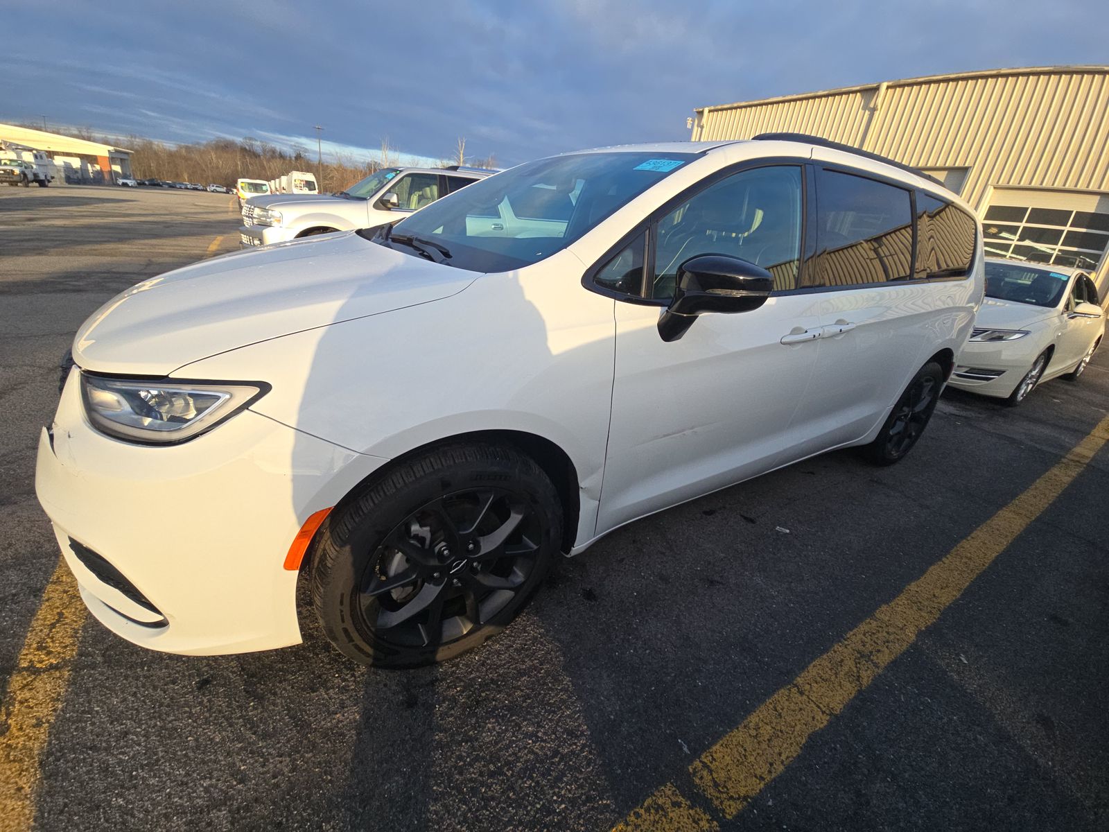 2024 Chrysler Pacifica Limited AWD