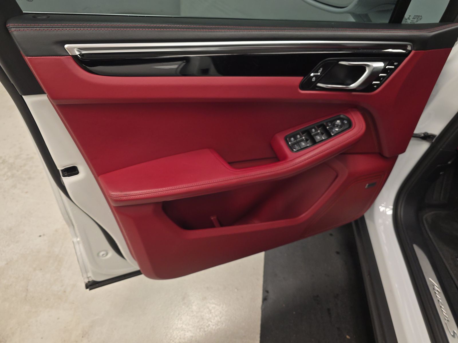 2023 Porsche Macan S AWD