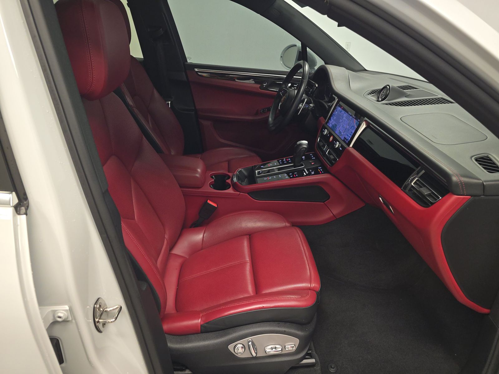 2023 Porsche Macan S AWD