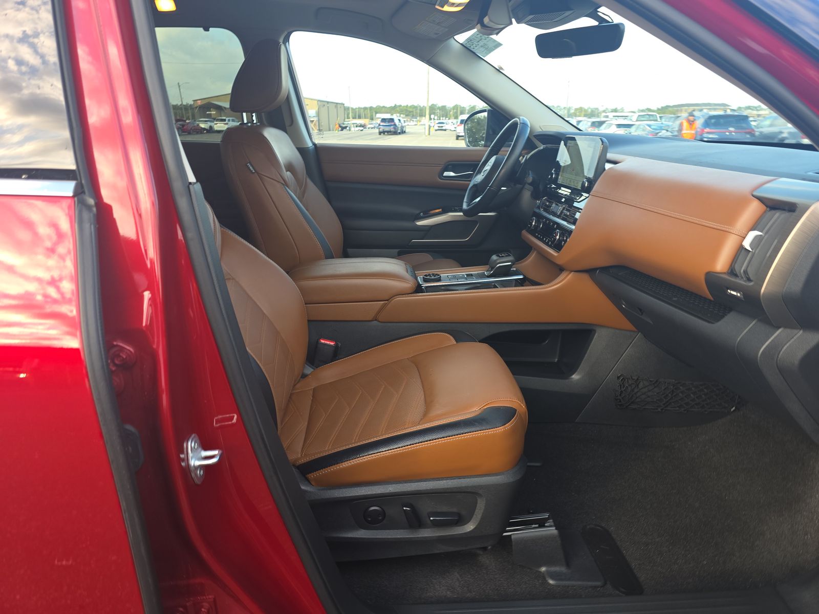 2023 Nissan Pathfinder Platinum AWD