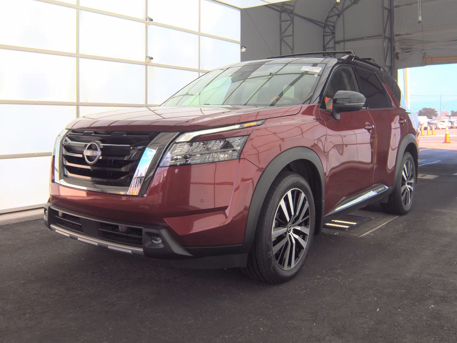 2023 Nissan Pathfinder Platinum AWD