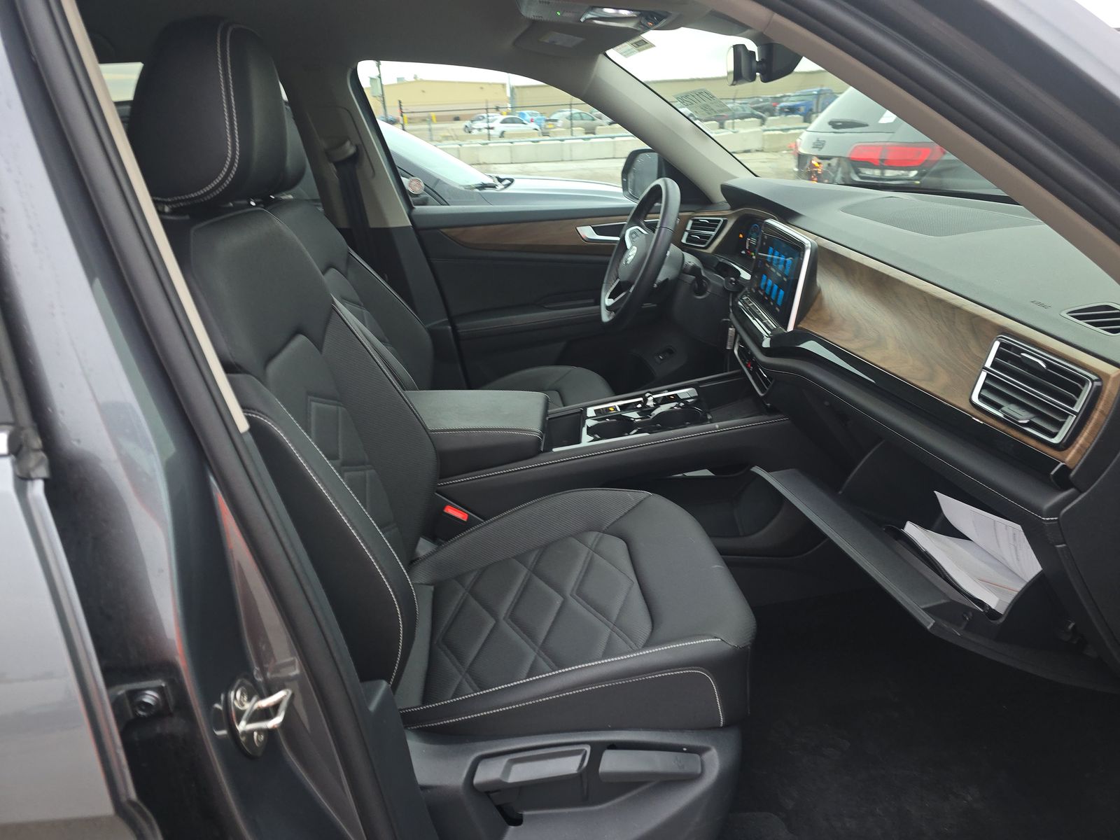 2025 Volkswagen Atlas 2.0T SE AWD