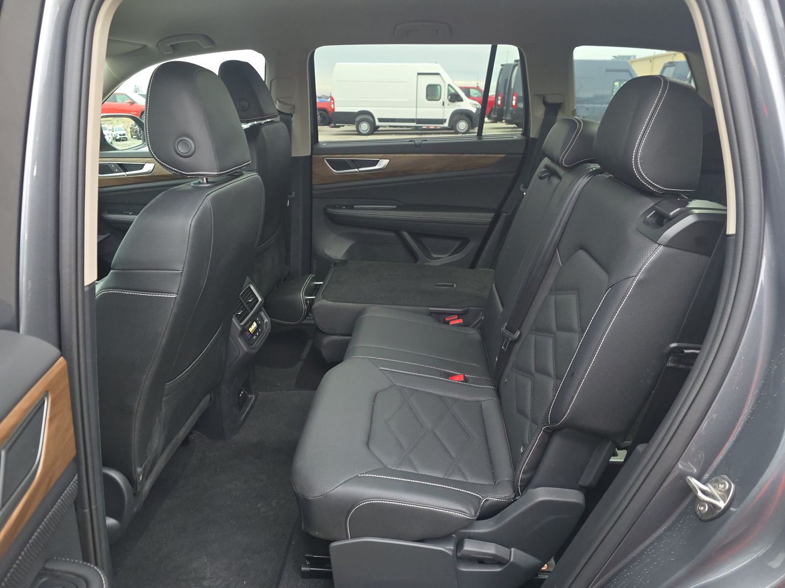 2025 Volkswagen Atlas 2.0T SE AWD