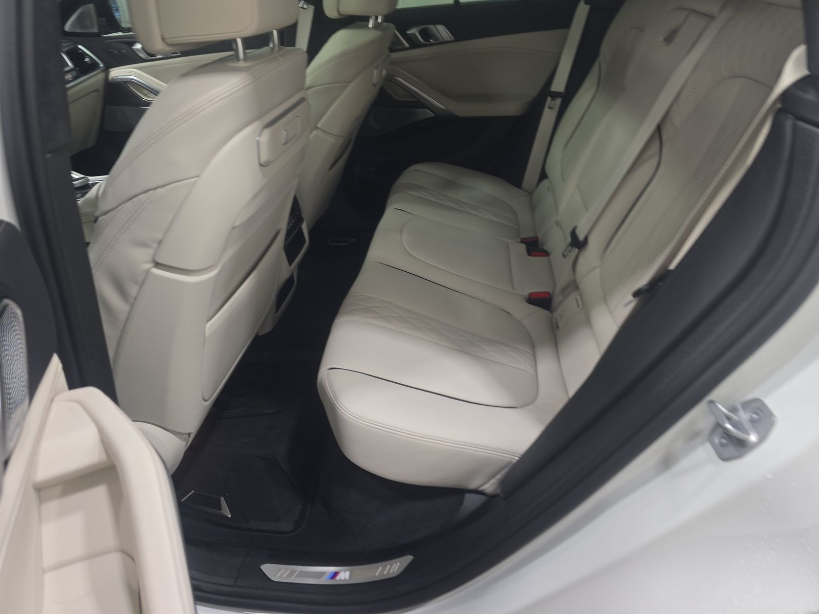 2025 BMW X6 xDrive40i AWD