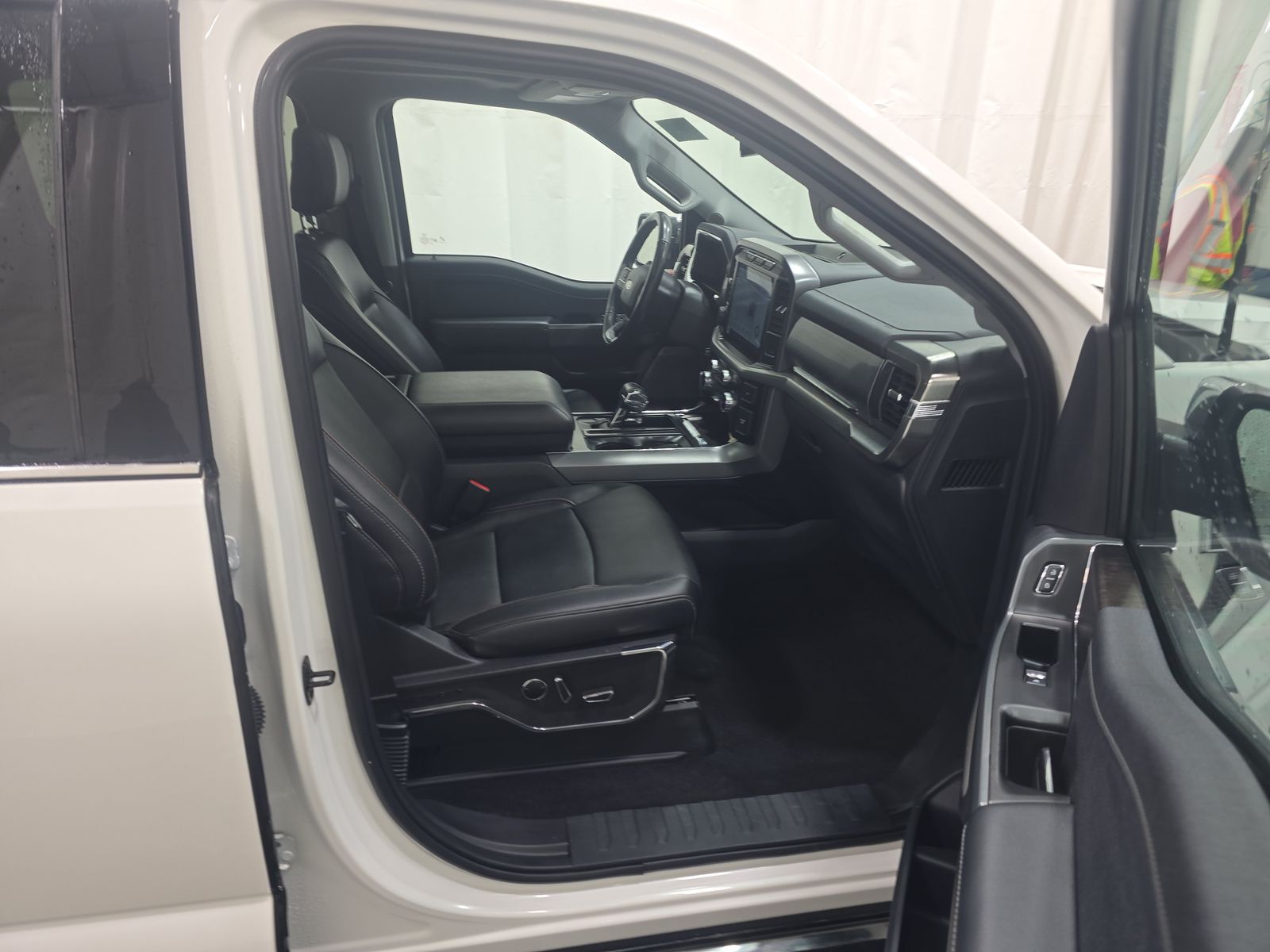 2023 Ford F-150 Hybrid Lariat AWD