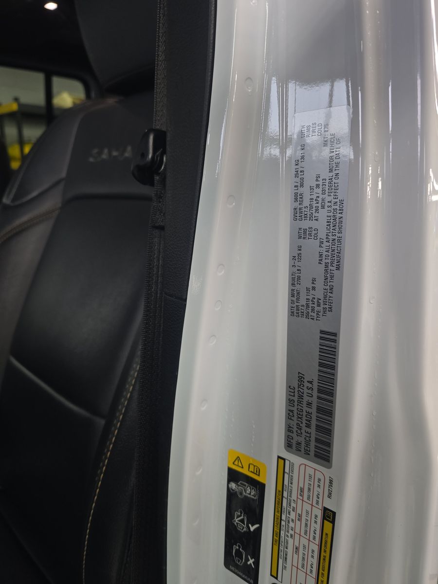 2024 Jeep Wrangler Sahara AWD