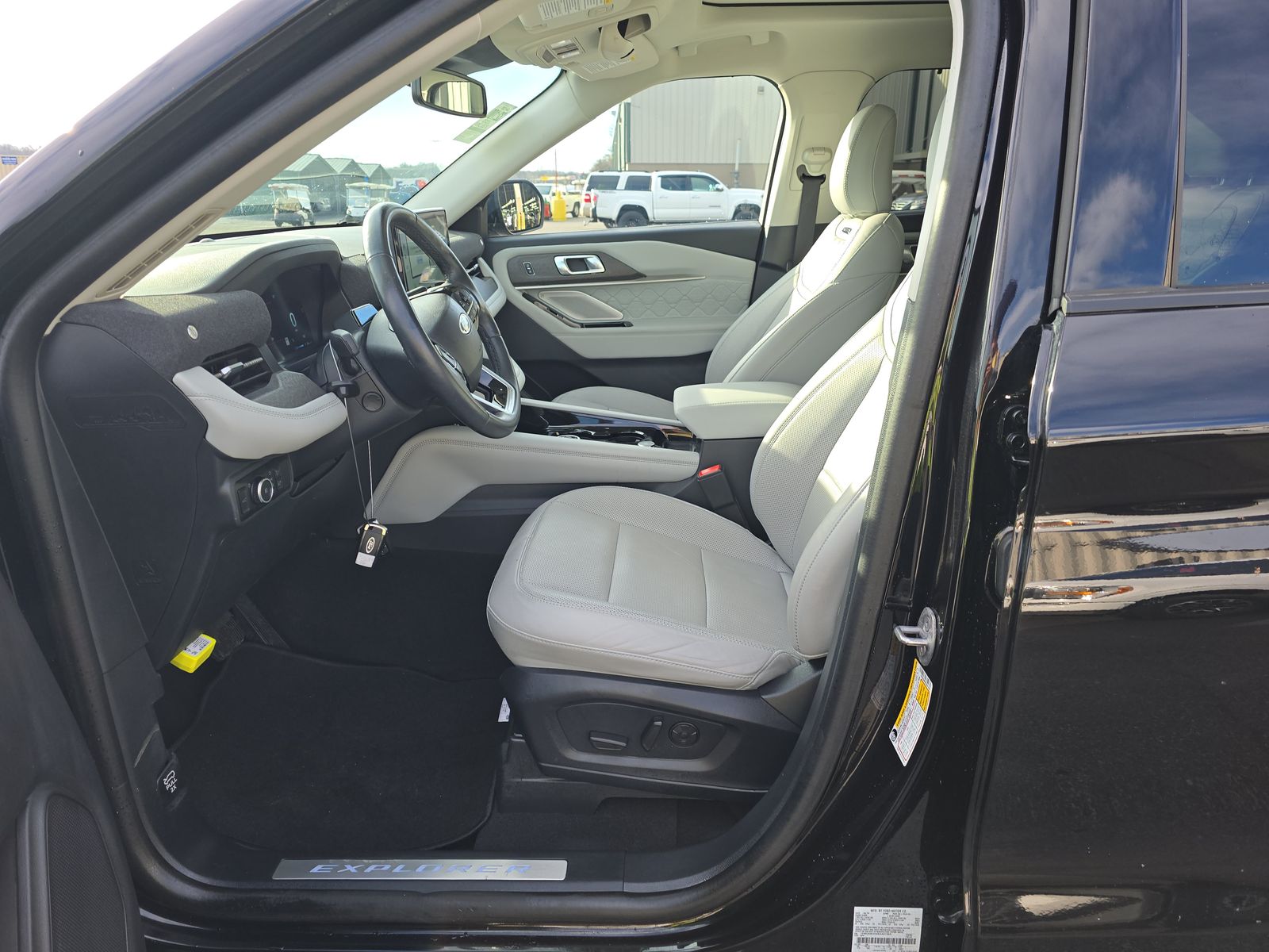 2025 Ford Explorer Platinum AWD