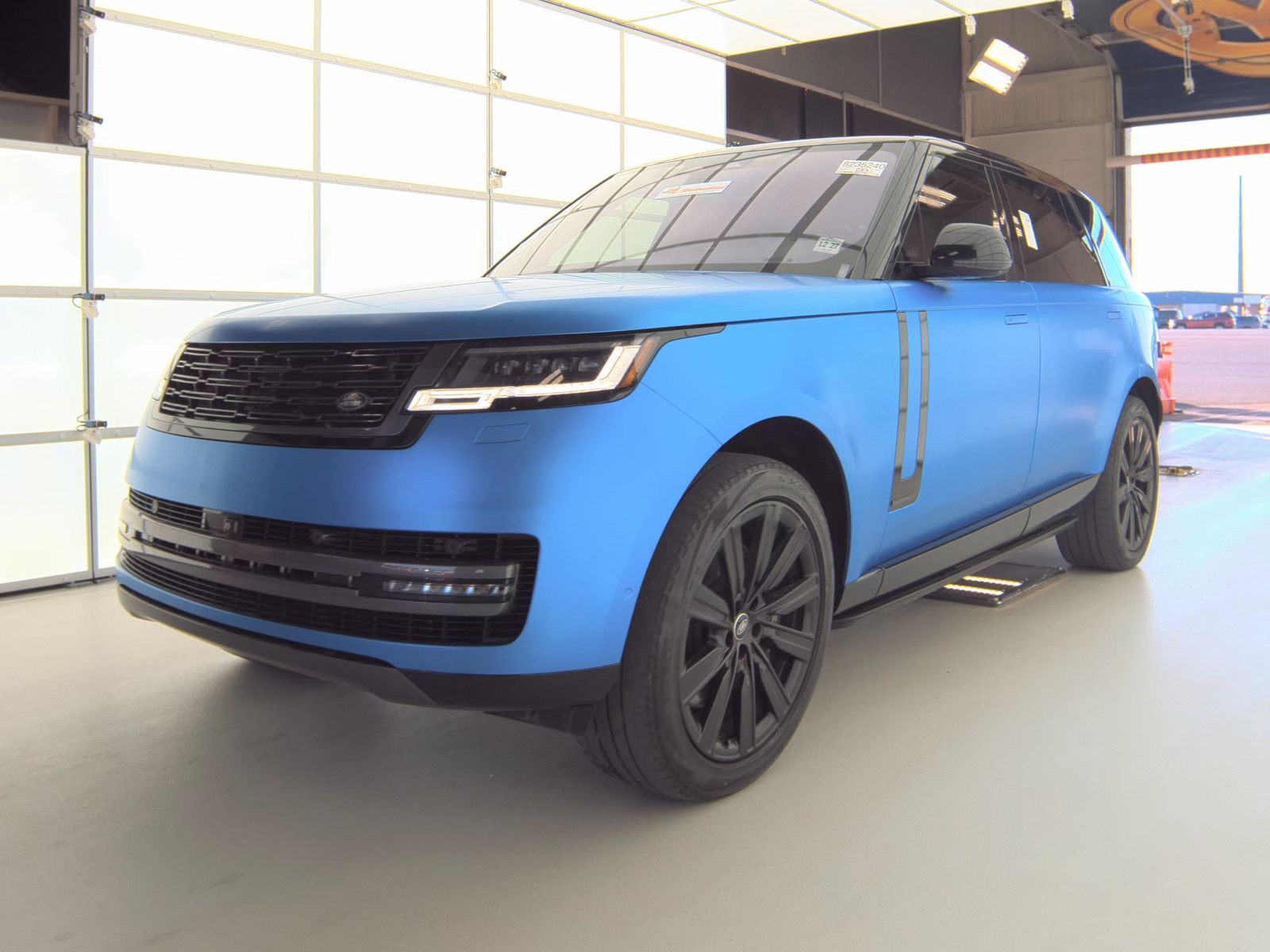 2023 Land Rover Range Rover Autobiography LWB 7-Passenger