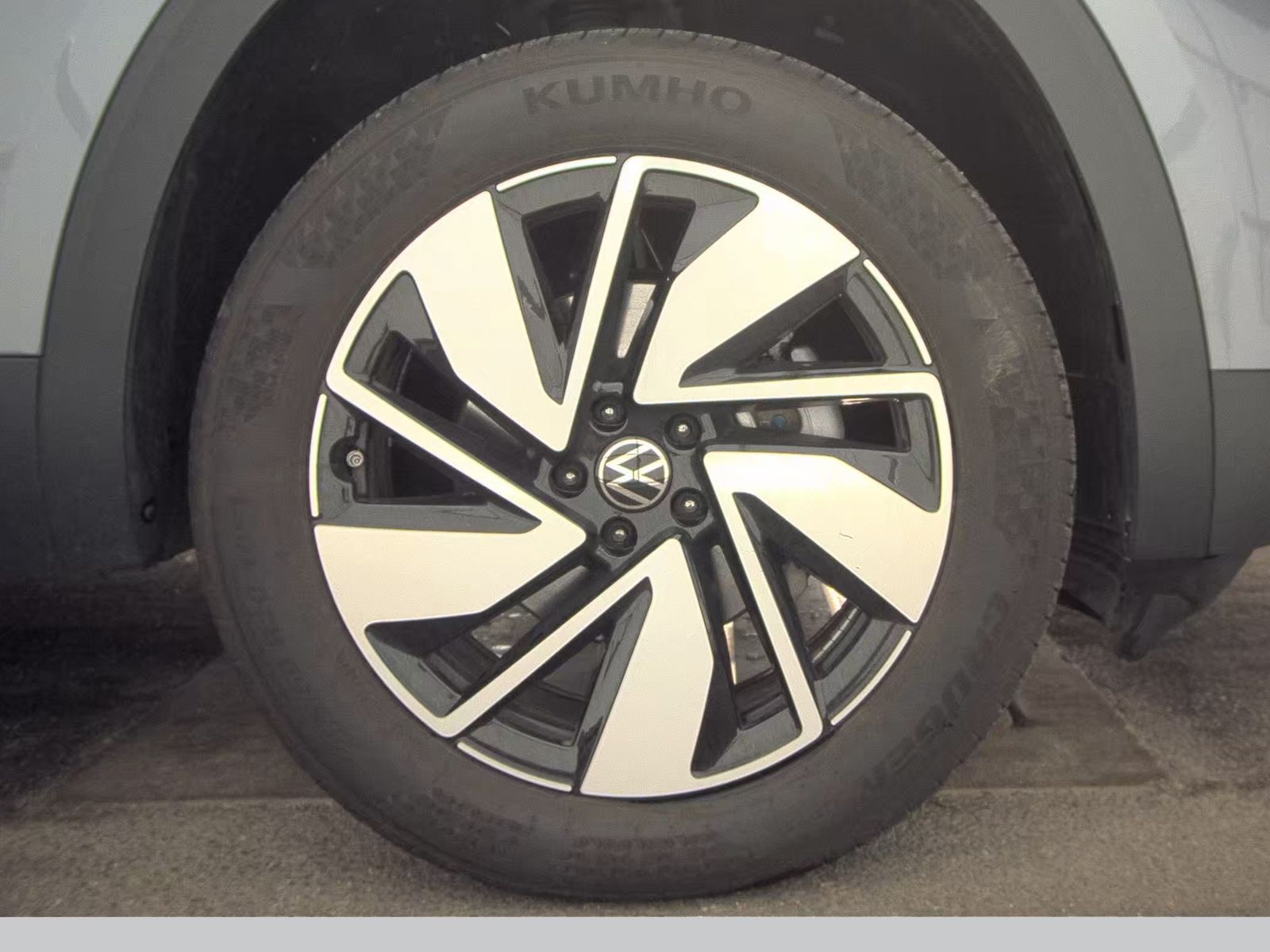 2025 Volkswagen Atlas 2.0T SE AWD