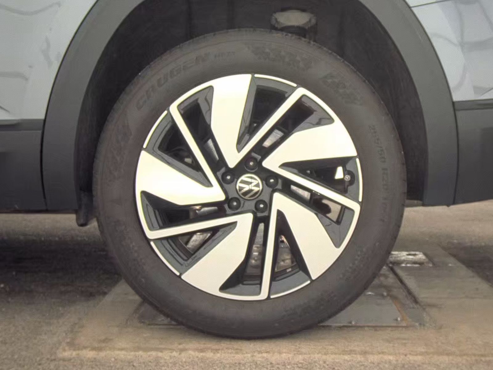 2025 Volkswagen Atlas 2.0T SE AWD