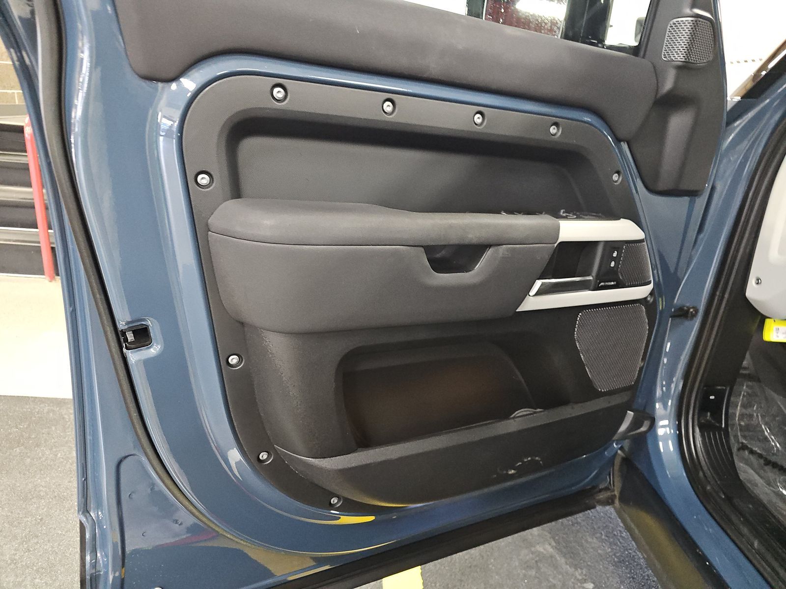 2023 Land Rover Defender 110 30th Anniversary Edition AWD