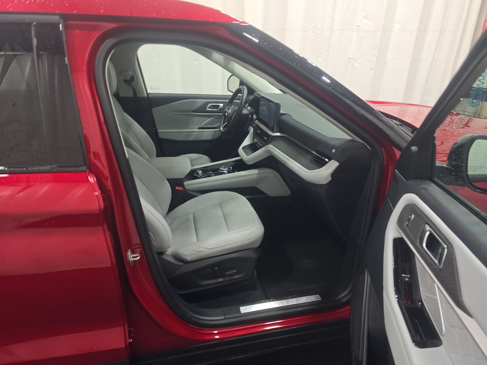 2025 Ford Explorer Platinum AWD