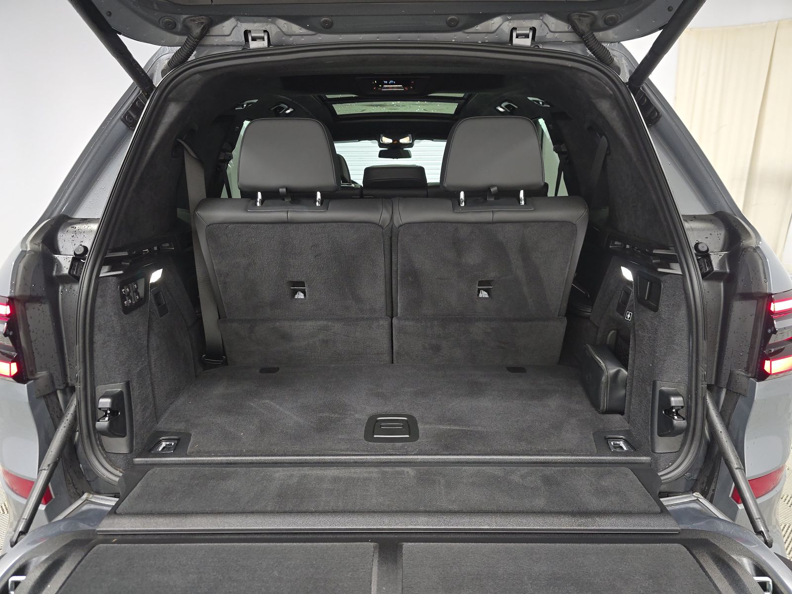 2025 BMW X7 M60i AWD