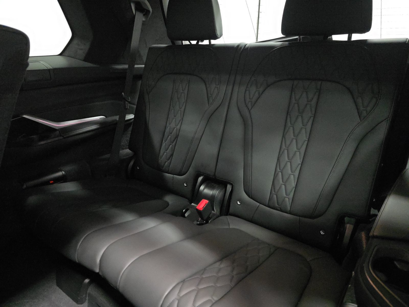 2025 BMW X7 M60i AWD