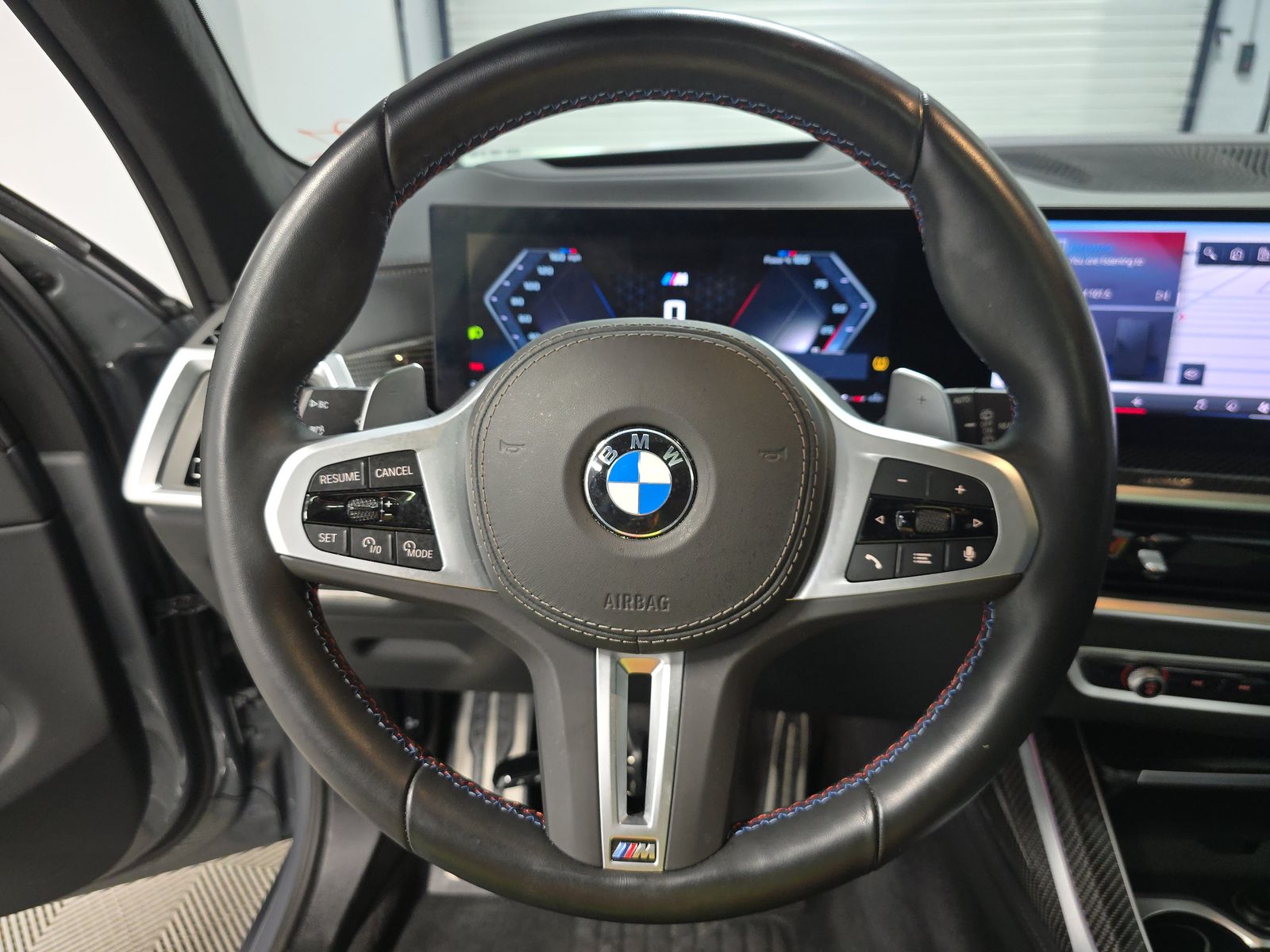 2025 BMW X7 M60i AWD