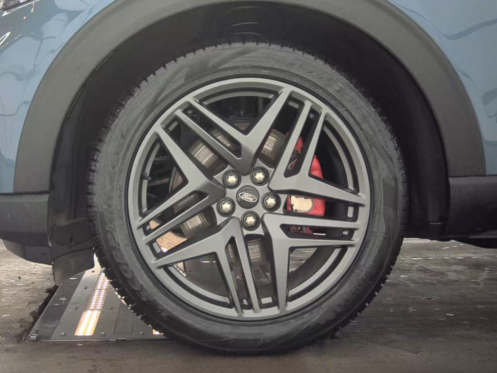 2025 Ford Explorer ST AWD