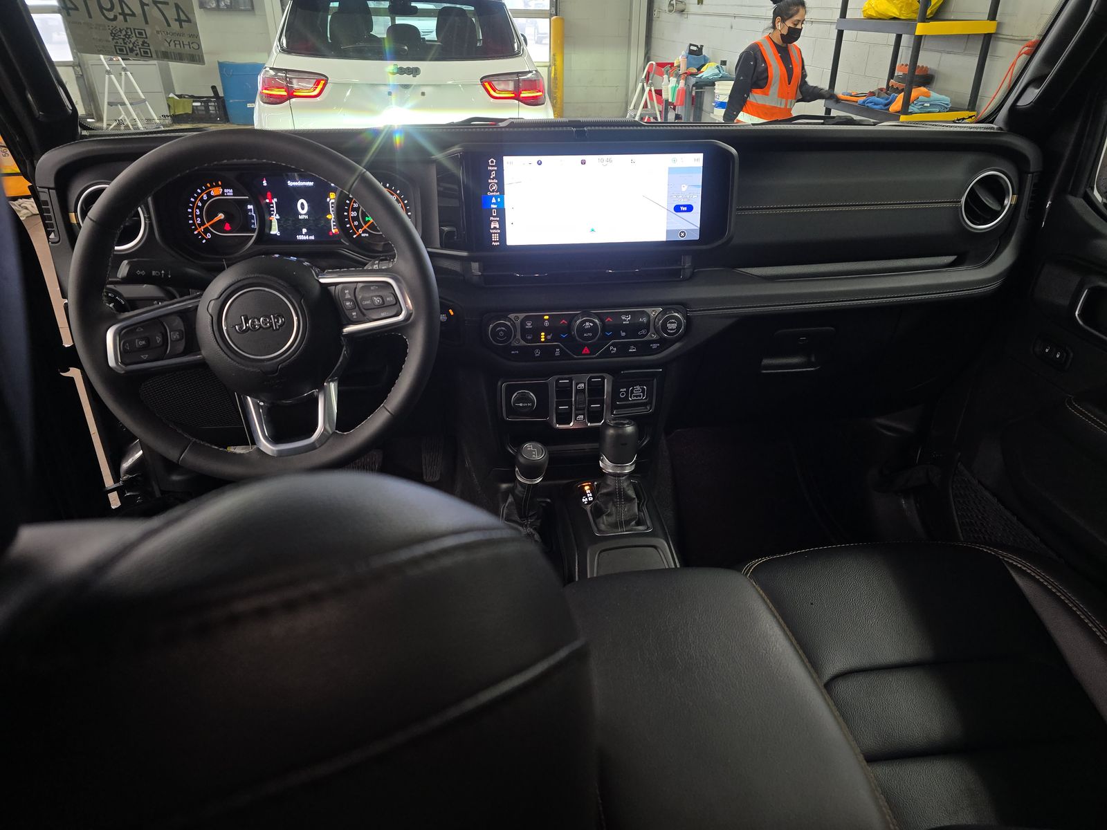 2025 Jeep Wrangler Sahara AWD