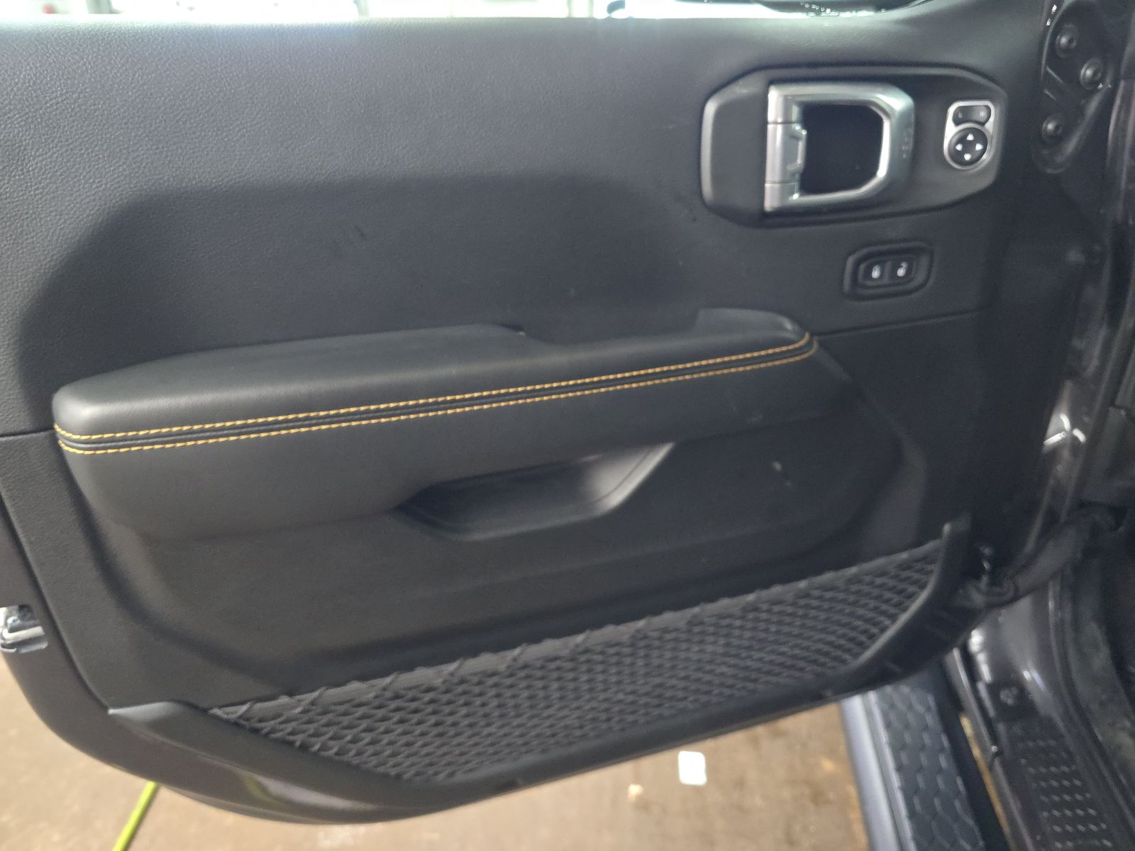 2025 Jeep Wrangler Sahara AWD