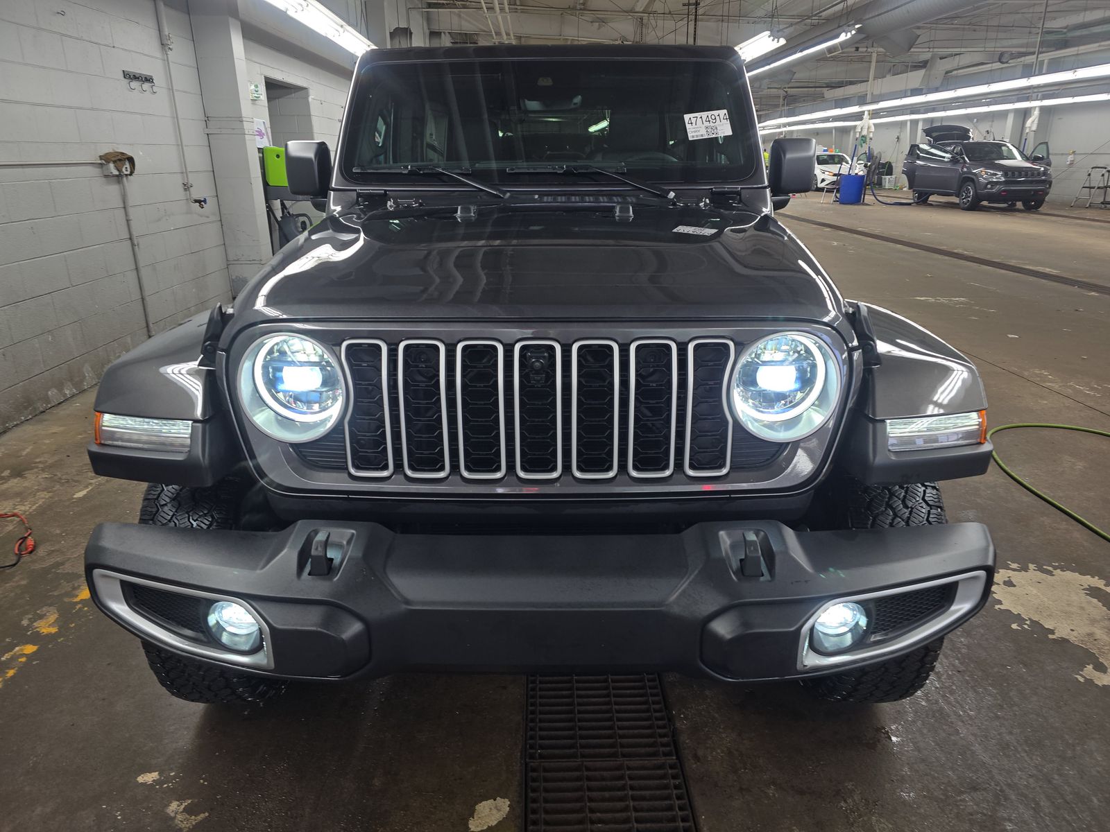 2025 Jeep Wrangler Sahara AWD