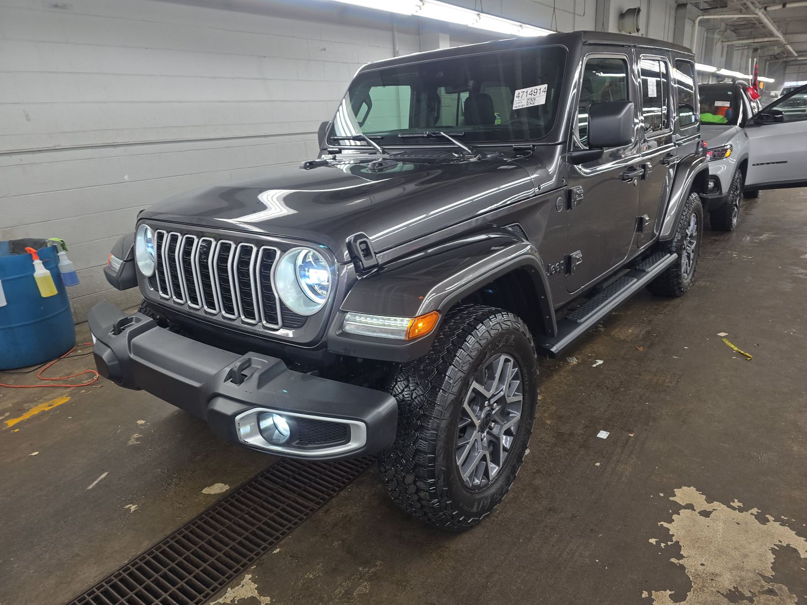 2025 Jeep Wrangler Sahara AWD