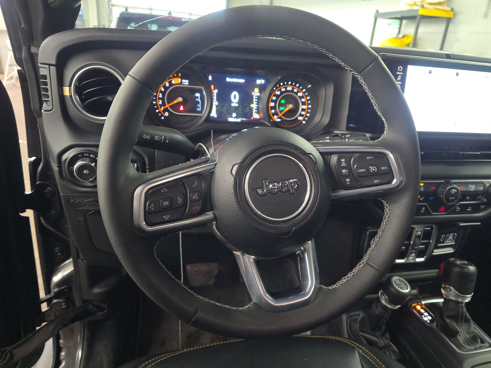 2025 Jeep Wrangler Sahara AWD