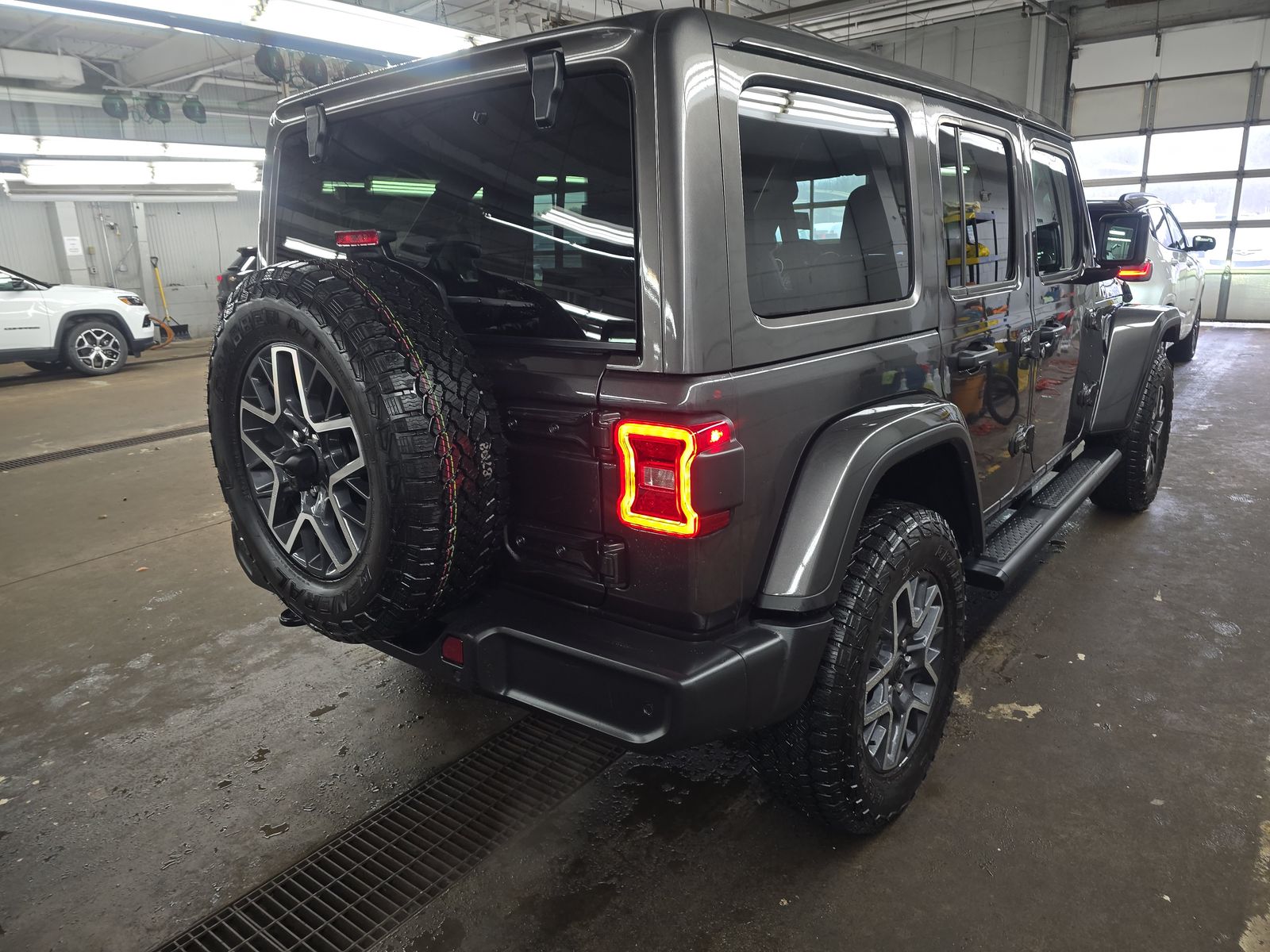 2025 Jeep Wrangler Sahara AWD