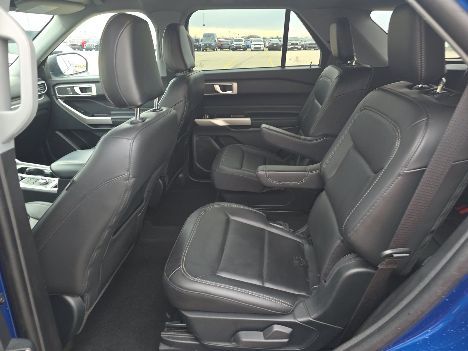 2023 Ford Explorer XLT AWD