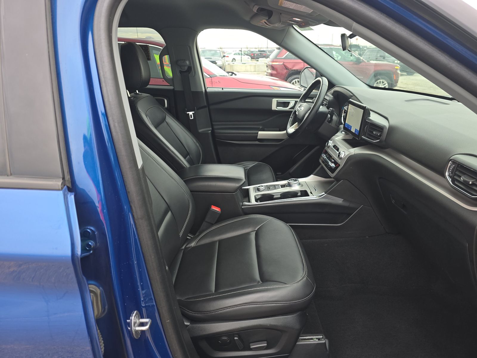 2023 Ford Explorer XLT AWD