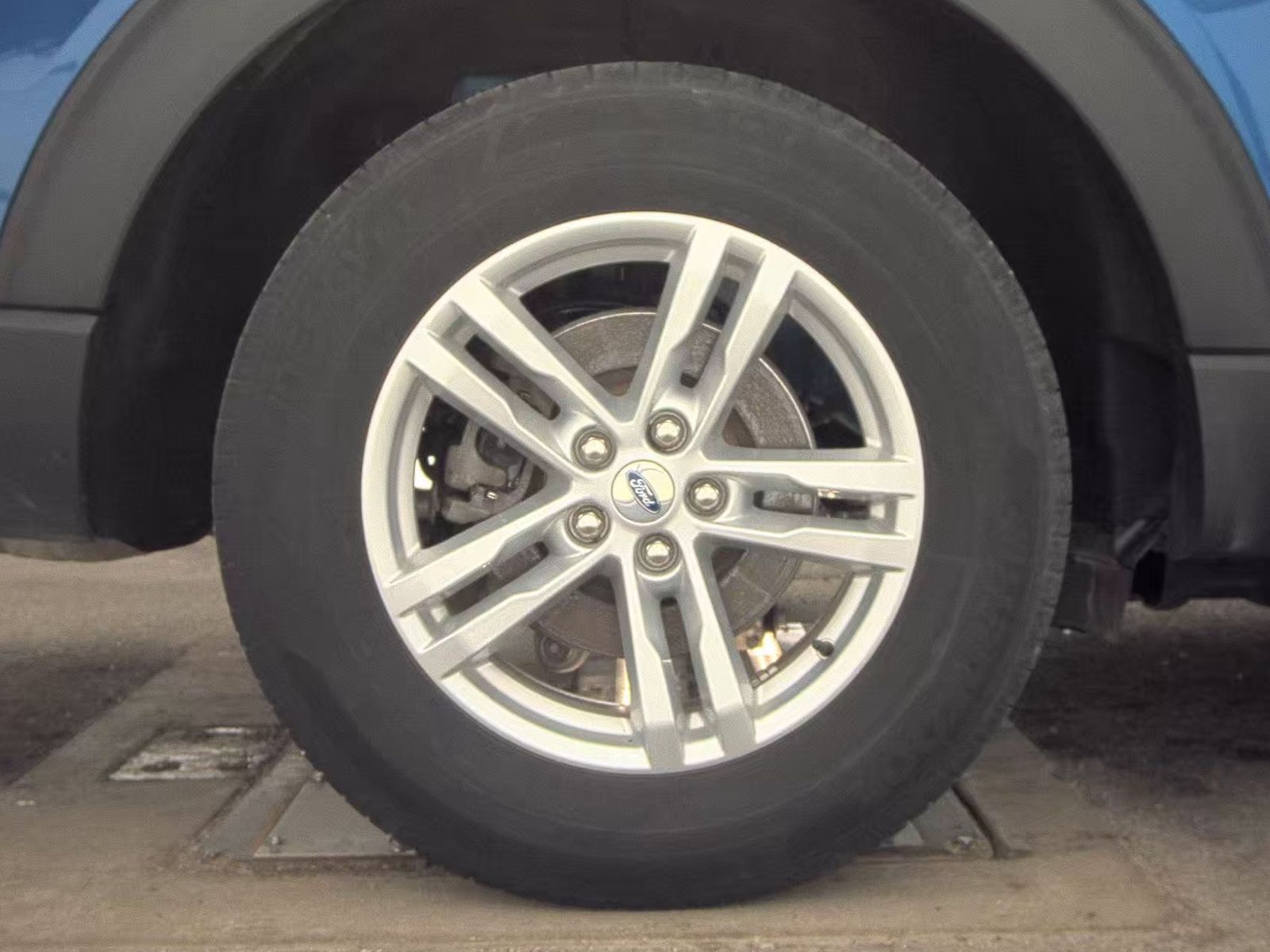 2023 Ford Explorer XLT AWD