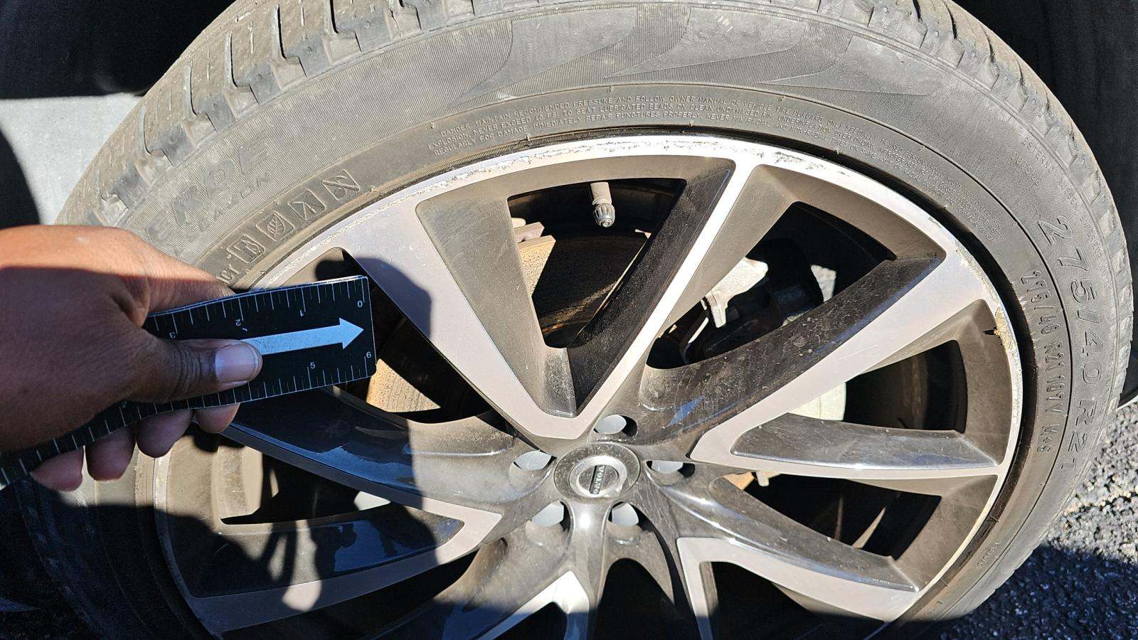 2023 Volvo XC90 B6 Plus AWD